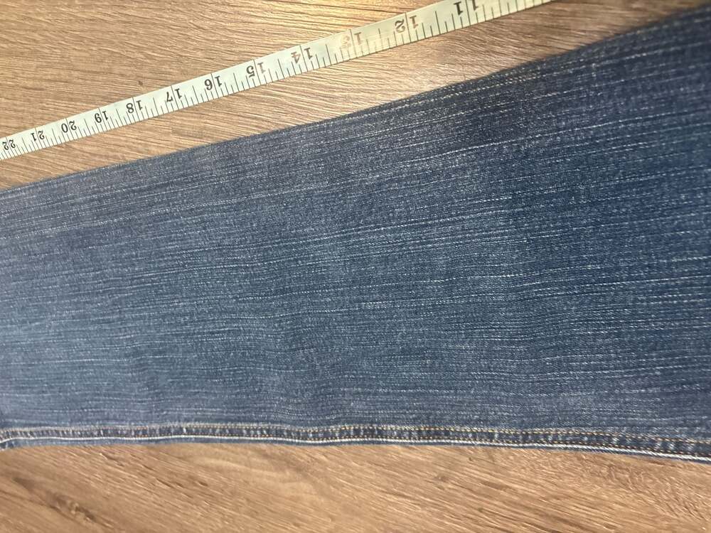 Armani Collezioni Women's Vintage Medium Wash Flare Bootcut Size 6 Denim Jeans - Picture 8 of 9